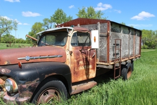 MERCURY M-6 V8 (NEEDS TIMING CHAIN)