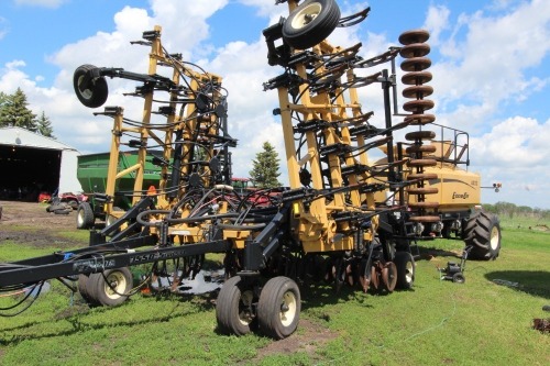 2010 EZEE-ON 7550 SERIES 2 37' AIR SEEDER W/ 2011 EZEE-ON 4400 TANK