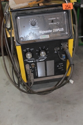 MIGMASTER 250 PLUS MIG WELDER