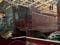1480 CASE IH AXIAL FLOW COMBINE W/ 810 PICKUP HEADER