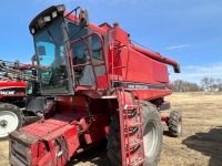 CASE IH 1680 COMBINE W/ 1015 PICKUP HEADER