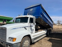 1997 FREIGHTLINER TANDEM W/ 20' CANCADE BOX