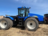 2010 NEW HOLLAND T9030 W/ 4 REMOTES, 20.8R42 RUBBER, 16F/2R POWER SHIFT, 670 HOURS SHOWING, CLOCK CHANGED @ 2450 HOURS