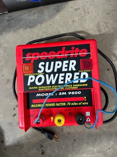 SPEEDRITE SUPER POWERED SM9800 ELECTRIC FENCER
