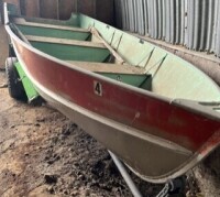 16' LUND WIDE BODY ALUMINUM BOAT