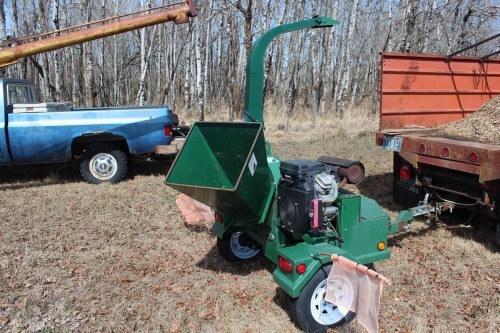 SURGE MASTER SM424AX WOOD CHIPPER W/ 24 HP HONDA