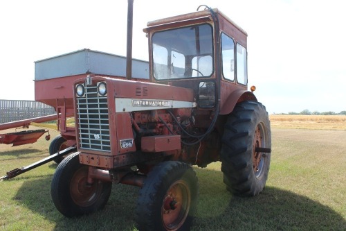 INTERNATIONAL 856 TRACTOR