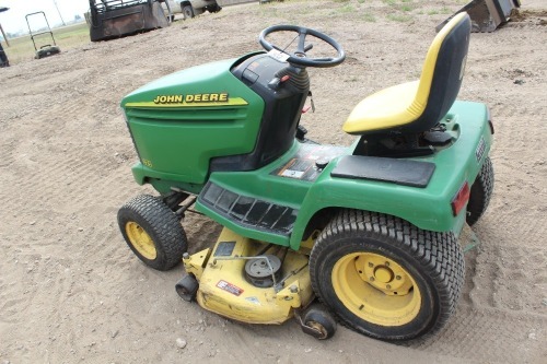 JD 325 LAWN TRACTOR W/ 48" DECK