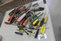 LARGE ASSORTMENT OF SCREWDRIVERS, WALL HANGER