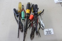 ASSORTMENT OF PLIERS & SCREWDRIVERS