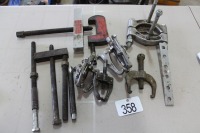 ASSORTMENT OF PULLERS