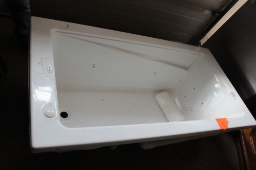 NEW MAAX JET TUB
