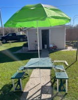 FOLDING CHILDRENS PICNIC TABLE W/ UMBRELLA