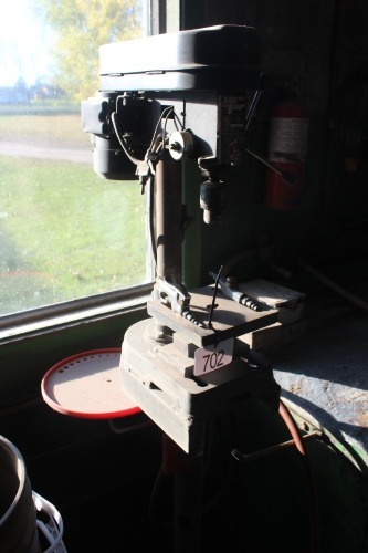 5 SPEED DRILL PRESS