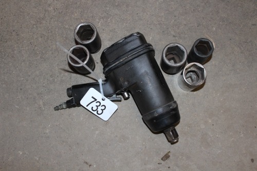 3/4" DRIVE AIR WRENCH W/ ASSORTED SOCKETS