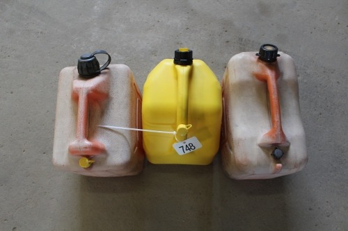 3 - GAS JUGS