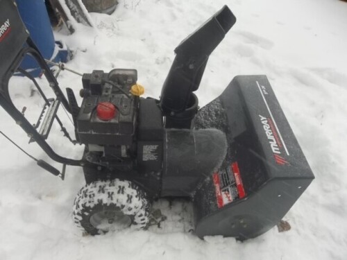 MURRAY 5HP 24" ELECTRIC START SNOWBLOWER (LIKE NEW)