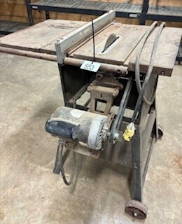 TABLE SAW W/ ELECTRIC MOTOR