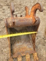 14" DIGGING BUCKET