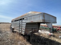 1993 REAL INDUSTRY 7' X 20' STOCK TRAILER