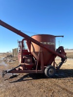 GEHL 120 MIXMILL W/ BALE FEEDER