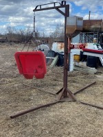 CATTLE OILER W/ NEW BRUSH & MINERAL FEEDER