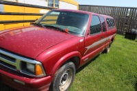1997 CHEVY S10 W/ CAP, 171,859 KMS. SHOWING (NOT SAFTIED)