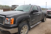 2010 GMC SIERRA SLE 4WD, EXT. CAB, V8, SASK. PLATED, 316,375 KMS. SHOWING