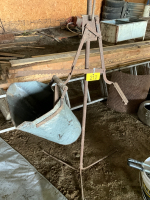 Grain Bag stand and scoop