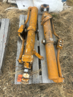 2 large hydraulic cylinders (for D5 CAT)