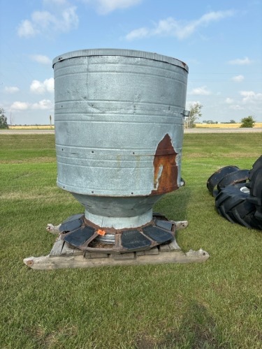 Livestock Self Feeder