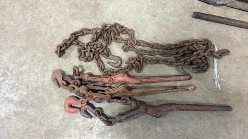 3 boomers/ assortment of chain