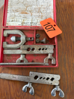 Flaring tool