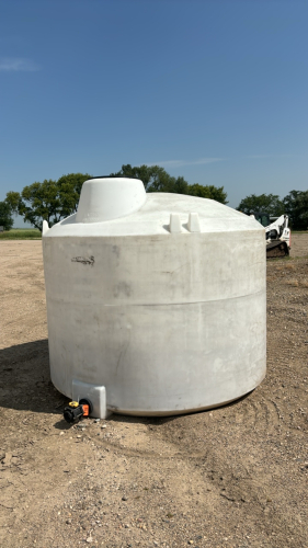 1400 gal water tank