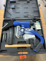 Air flooring nailer