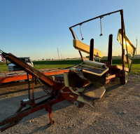 NH square bale picker