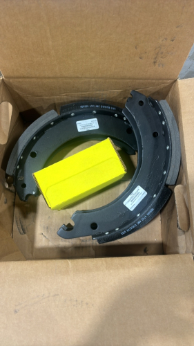 Reman brake shoe kit with hardware