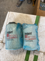 2-Fleetgard fuel filters