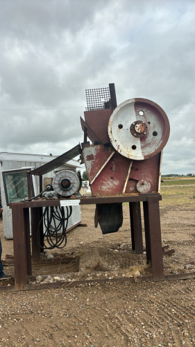 10”x 36” Bare Jaw crusher on skids