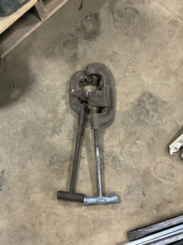 Pipe cutters