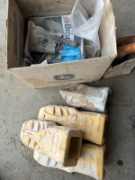 Bucket teeth, pins and locks for jd744