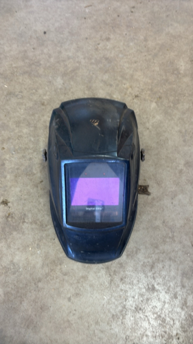 Welding helmet