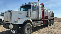 2009 Western Star 4800 Heavy frame tri drive w/custom vac system on it