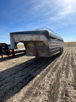 24ft 1995 blue hills livestock trailer