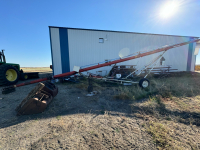 Farm king 751 auger w/20hp Honda & hyd mover