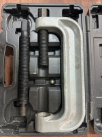 Ball joint tool