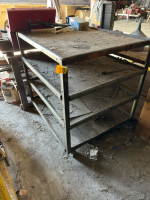 Shelving unit on castors