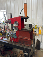 Arbor press with hydraulic press
