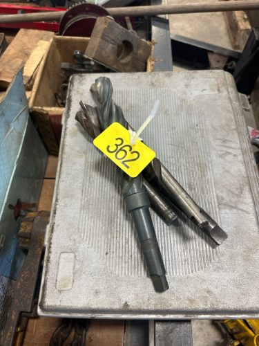 Assortment of milling bits