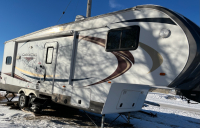 2013 Canyon Trail 5th wheel camper